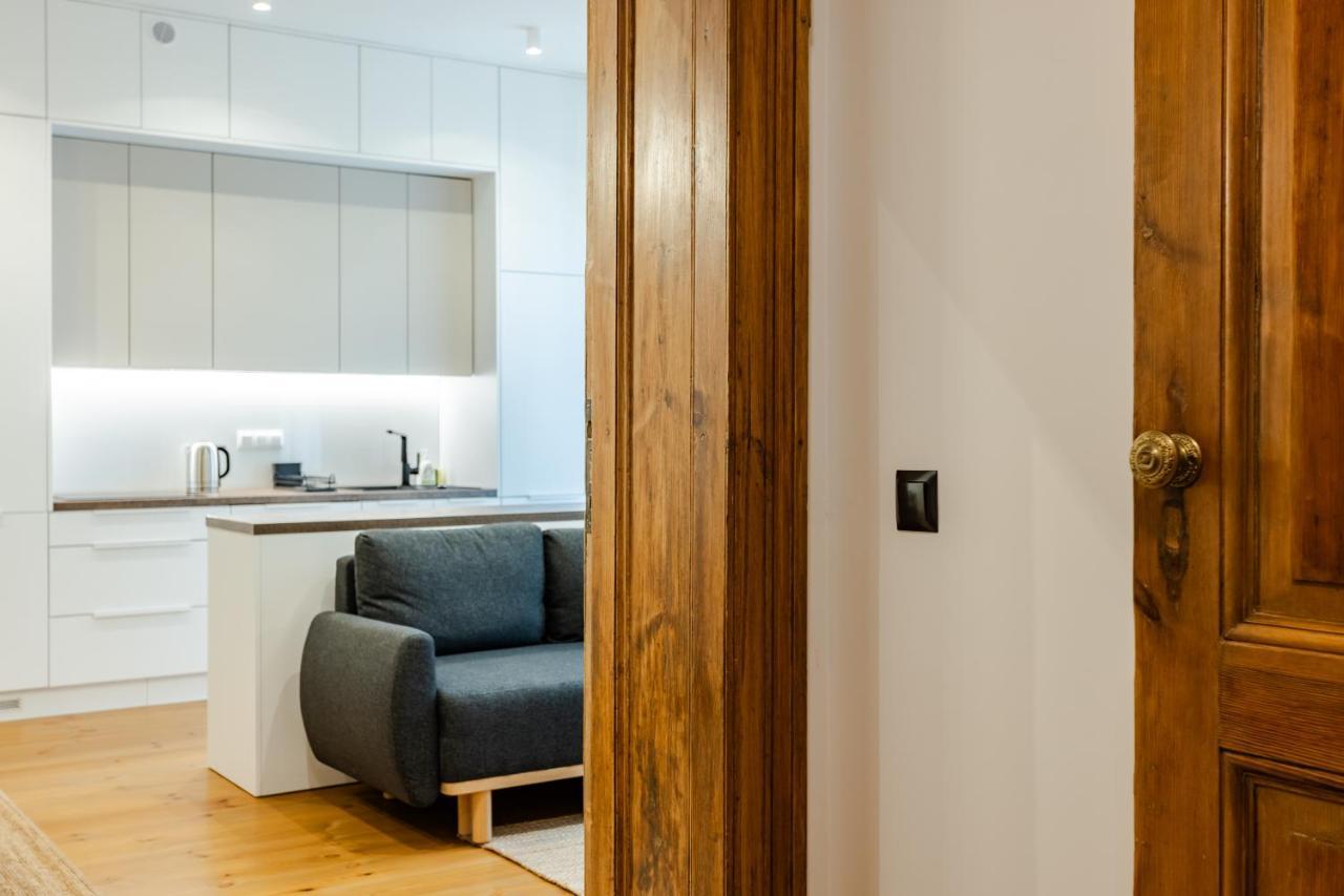 Two Bedroom Very Berry Apartment In Poznan With Desk By Noclegi Renters Kültér fotó
